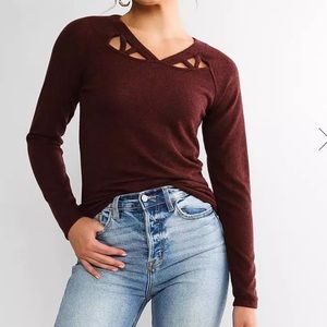 Buckle Black Cut-Out Top Burgundy Size Medium NWT